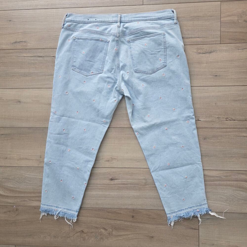 GAP Light Wash Floral Embroidered Girlfriend’s Jeans Women Sz 16/33 - Picture 5 of 14